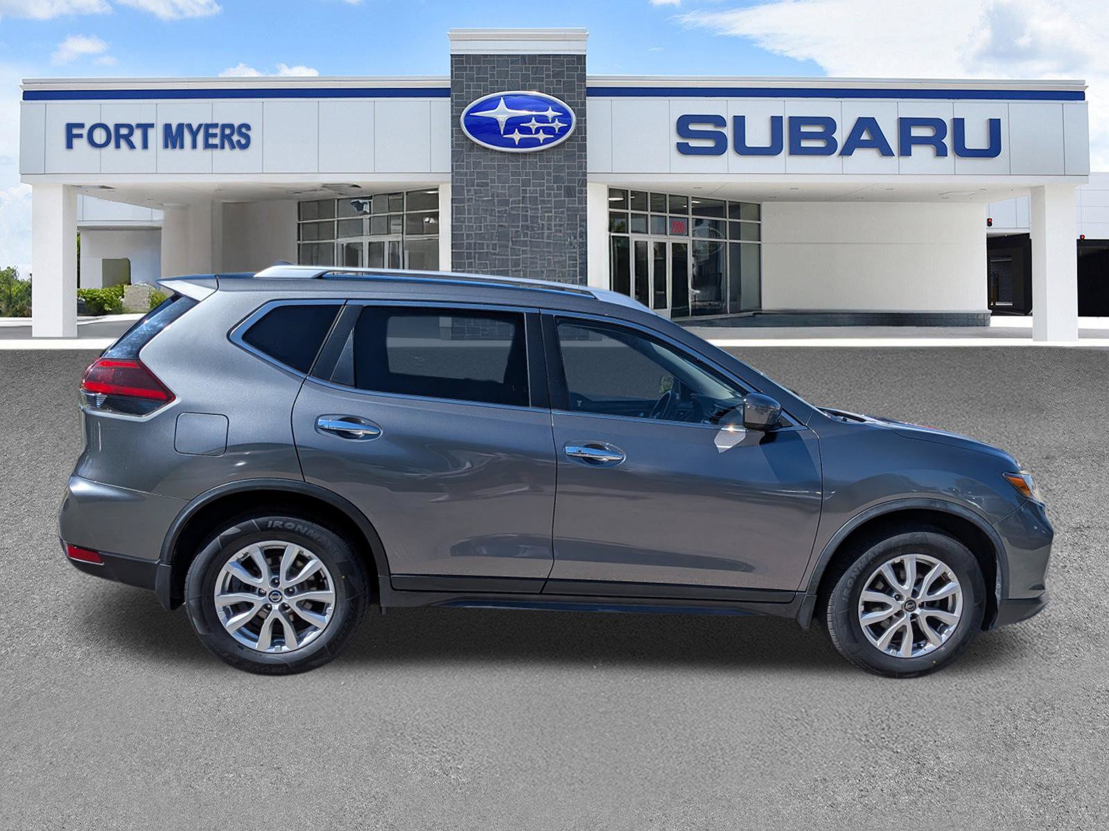 Used 2019 Nissan Rogue SV FWD image 3