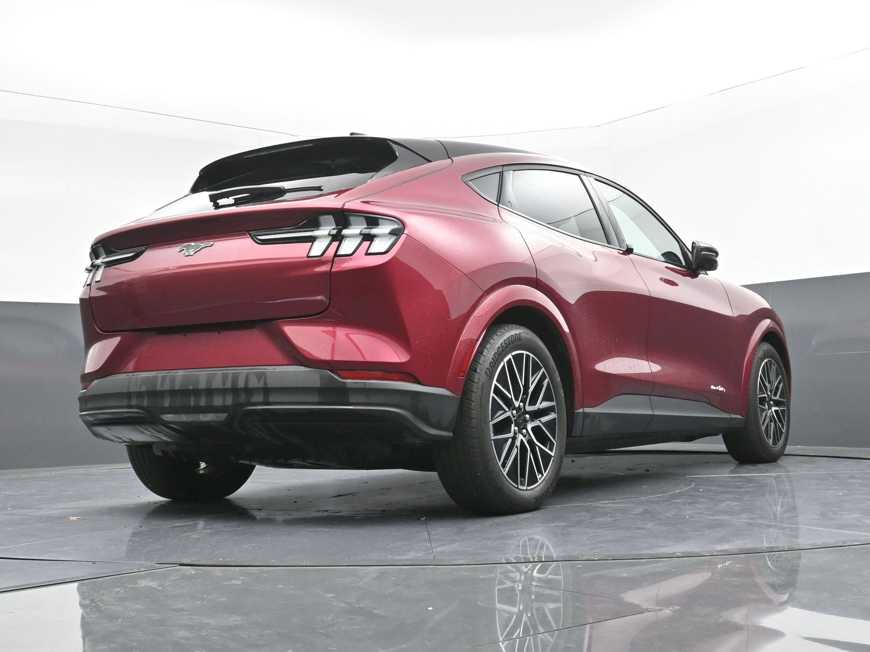 Used 2025 Ford Mustang Mach-E Premium image 32