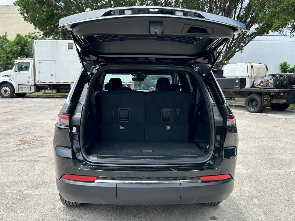 New 2024 Jeep Grand Cherokee L Laredo RWD image 30