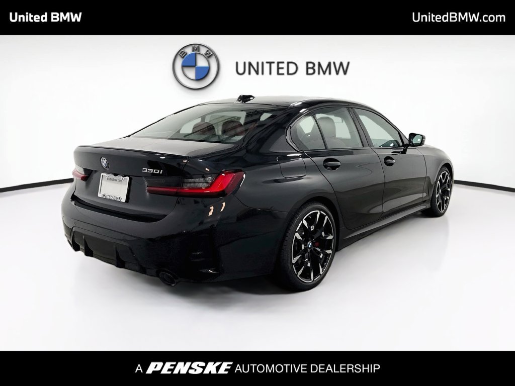 New 2026 BMW 330i Sedan w/ M Sport Package RWD image 5