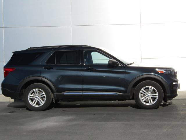 Used 2023 Ford Explorer XLT w/ Equipment Group 202A image 4