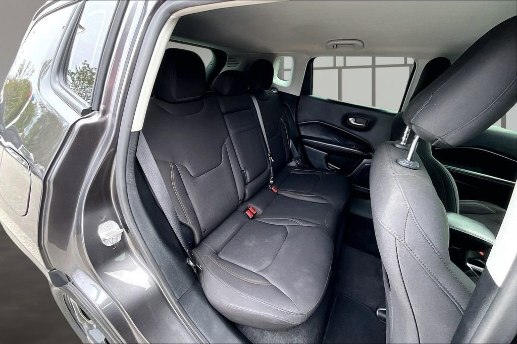 Used 2017 Jeep Compass Sport w/ Tech Group AWD/4WD image 29