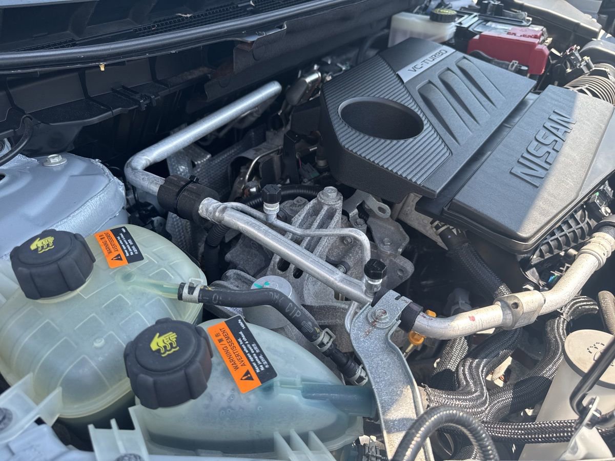 Used 2023 Nissan Rogue SV image 46