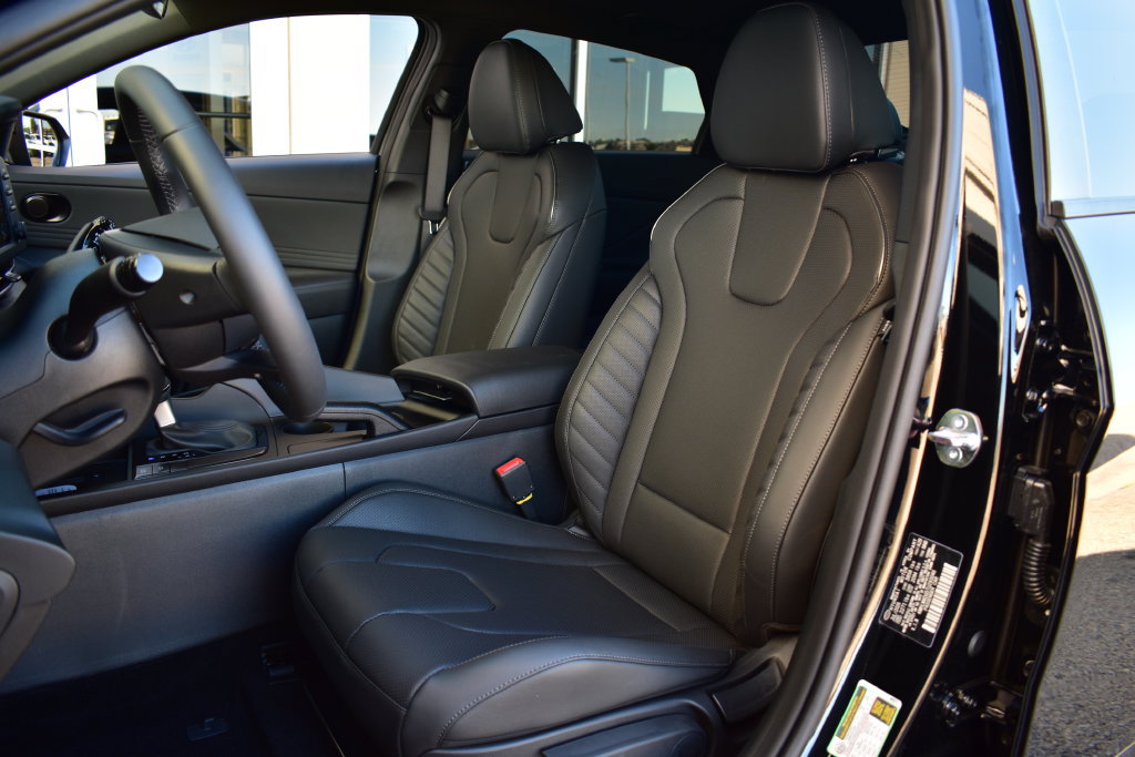 New 2026 Hyundai Elantra SEL Sport FWD image 17