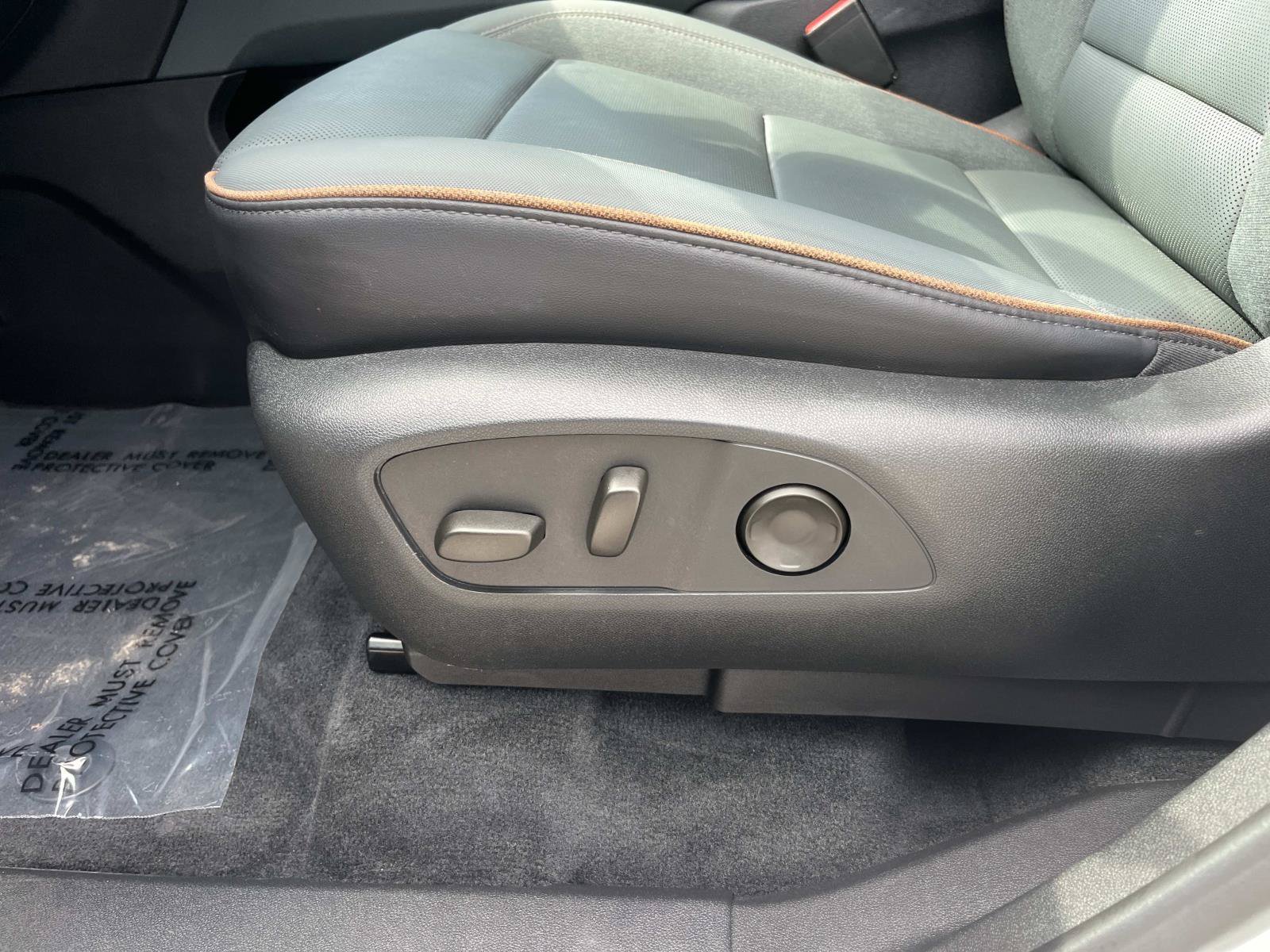 Used 2024 GMC Acadia AT4 w/ Luxury Package AWD/4WD image 25
