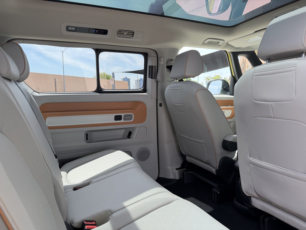 Used 2025 Volkswagen ID. Buzz 1st Edition RWD image 40
