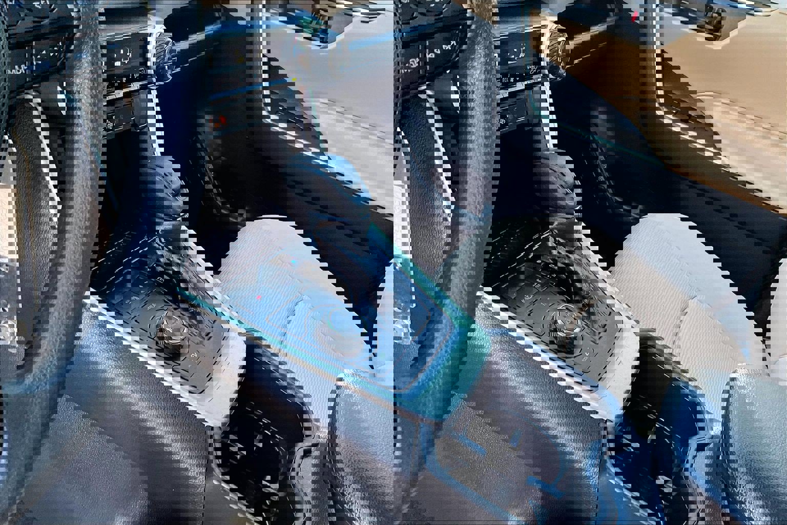 Used 2022 Toyota RAV4 LE image 16