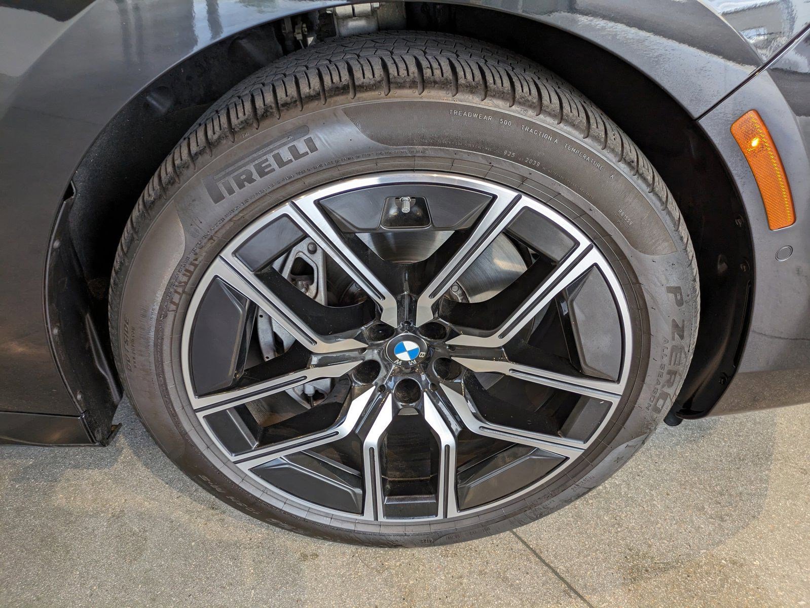 Used 2024 BMW 740i xDrive image 25