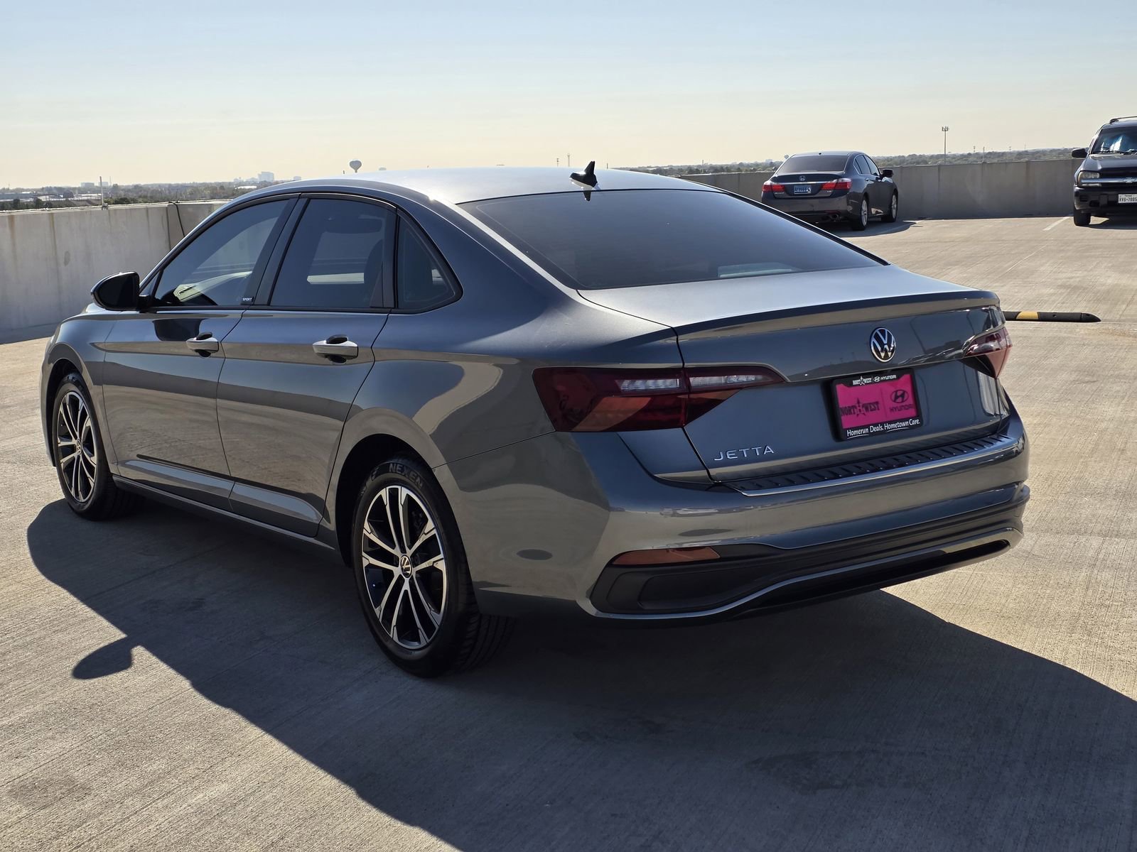 Used 2024 Volkswagen Jetta Sport image 8