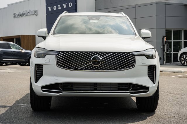 New 2026 Volvo XC90 T8 Plus image 2