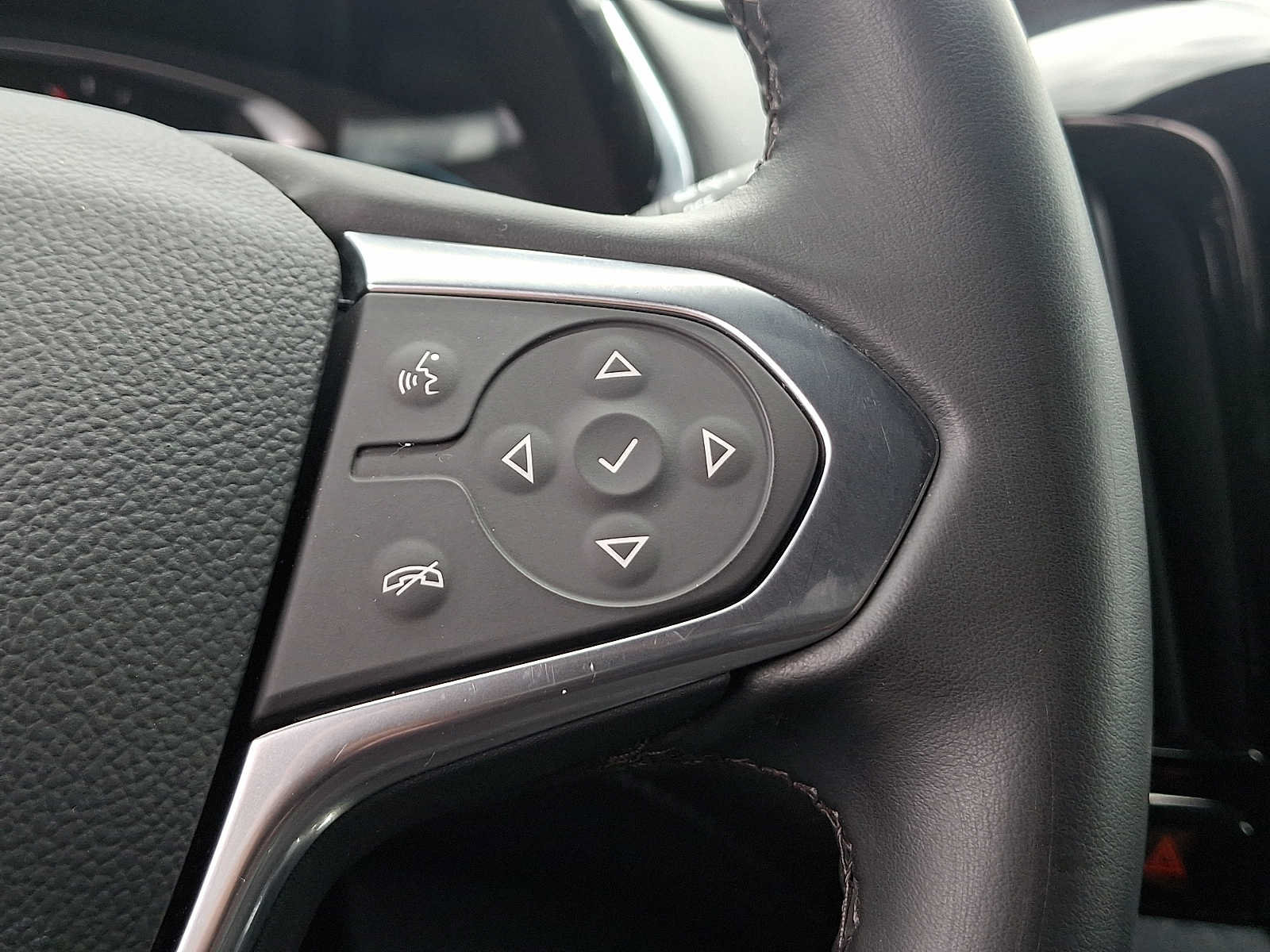 Used 2023 Chevrolet Traverse LT AWD/4WD image 22