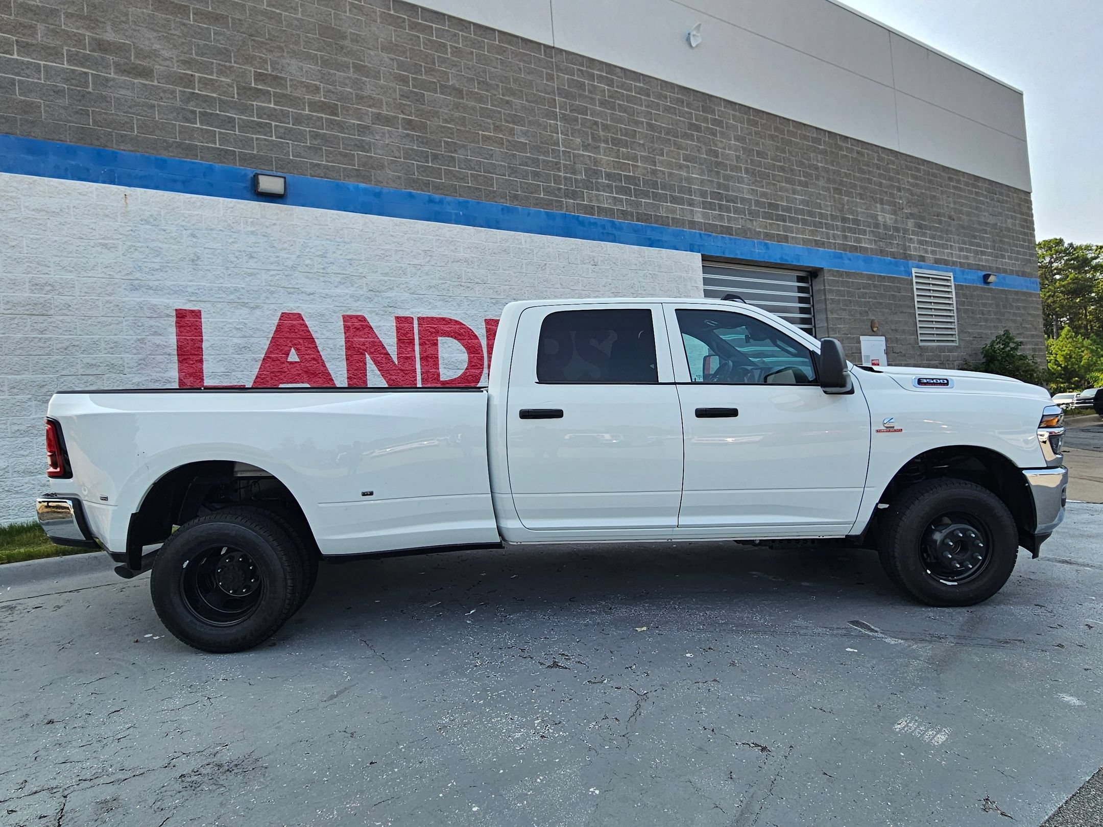 New 2026 RAM 3500 Tradesman w/ Chrome Appearance Group A AWD/4WD image 8