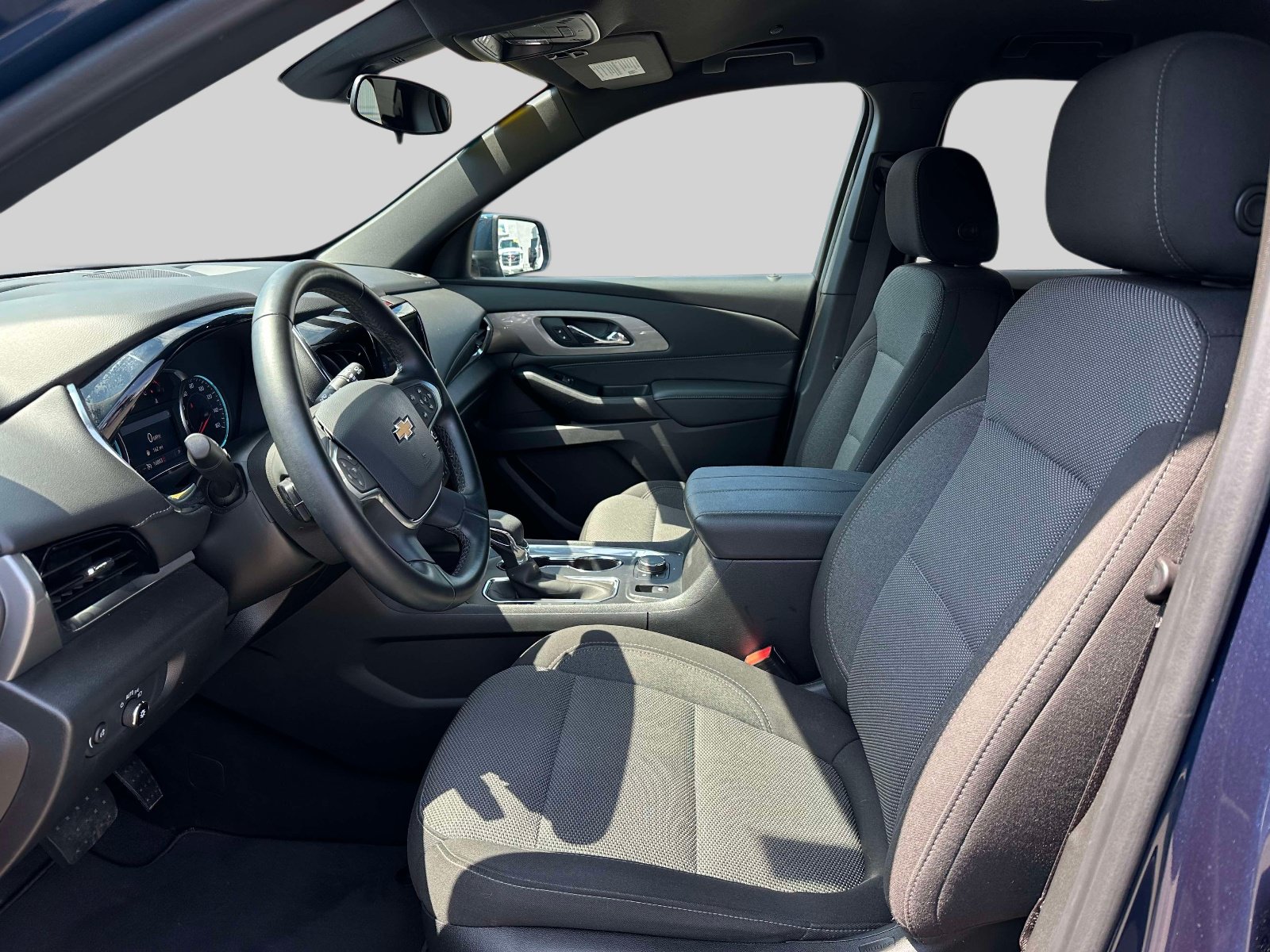 Used 2023 Chevrolet Traverse LT FWD image 14