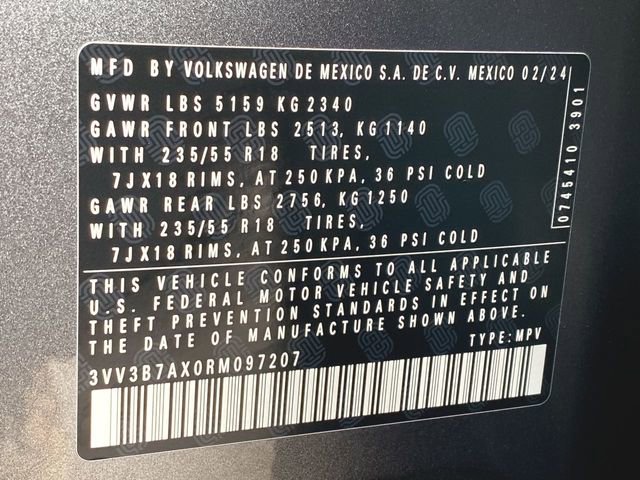 Used 2024 Volkswagen Tiguan SE image 32