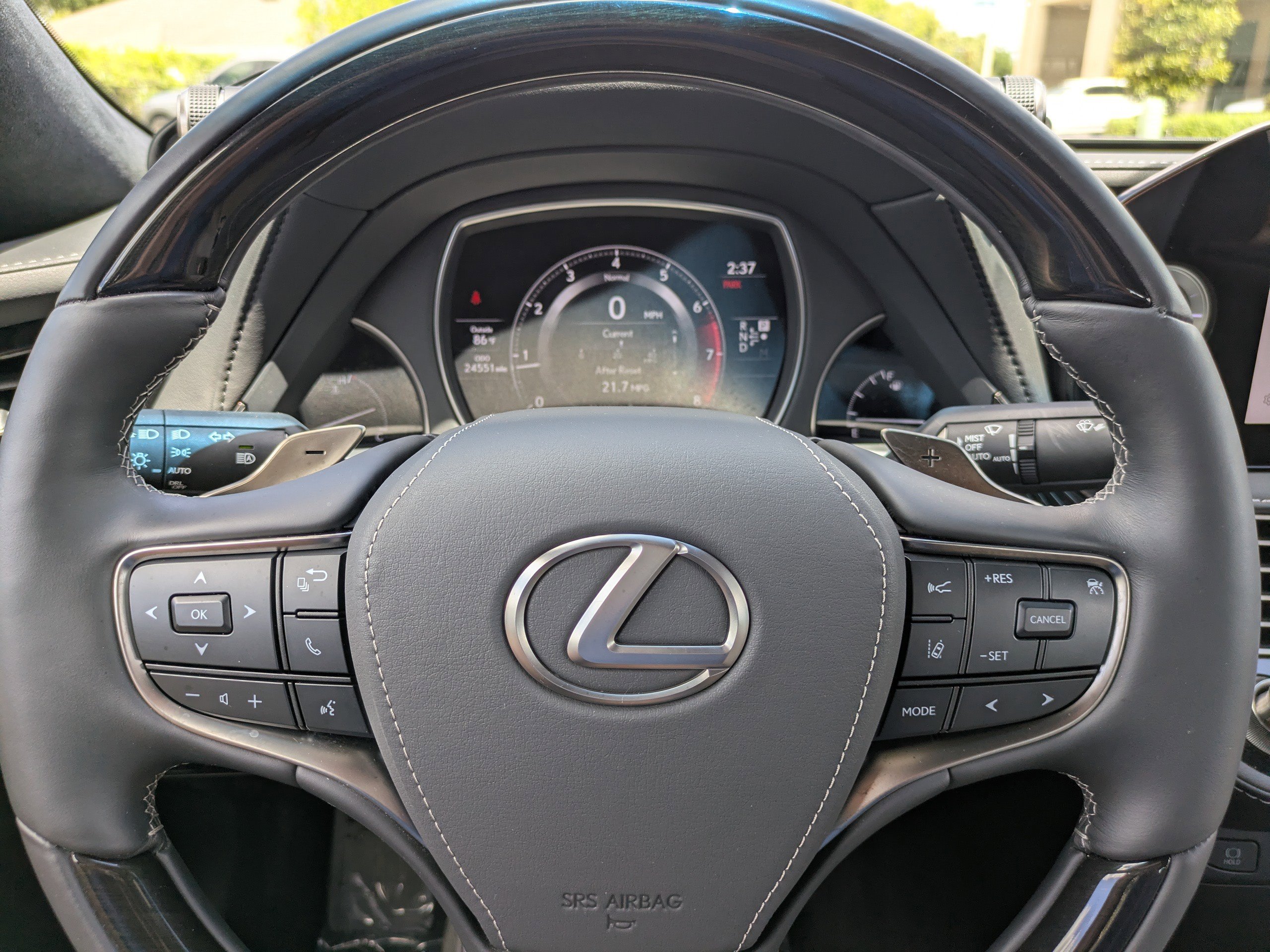 Used 2023 Lexus LS 500 w/ Interior Upgrade Package image 25