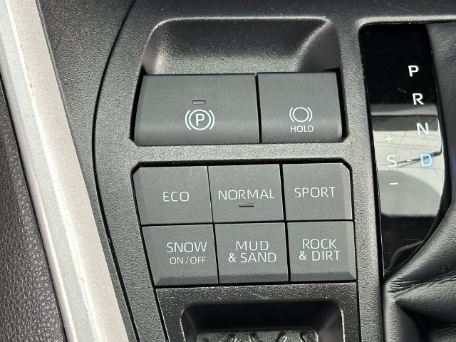 Certified 2025 Toyota RAV4 XLE AWD/4WD image 19