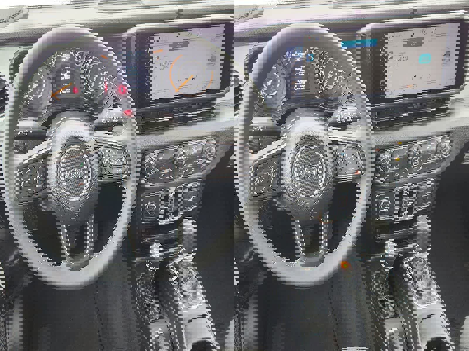 Used 2025 Jeep Wrangler Sport S image 24