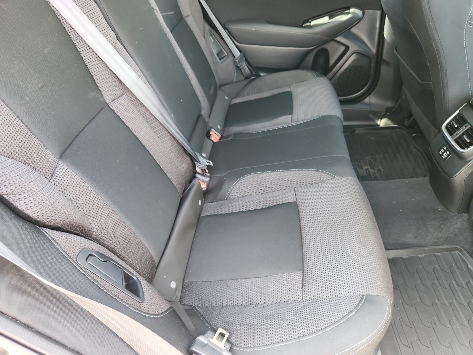 Used 2025 Subaru Outback Premium AWD/4WD image 18