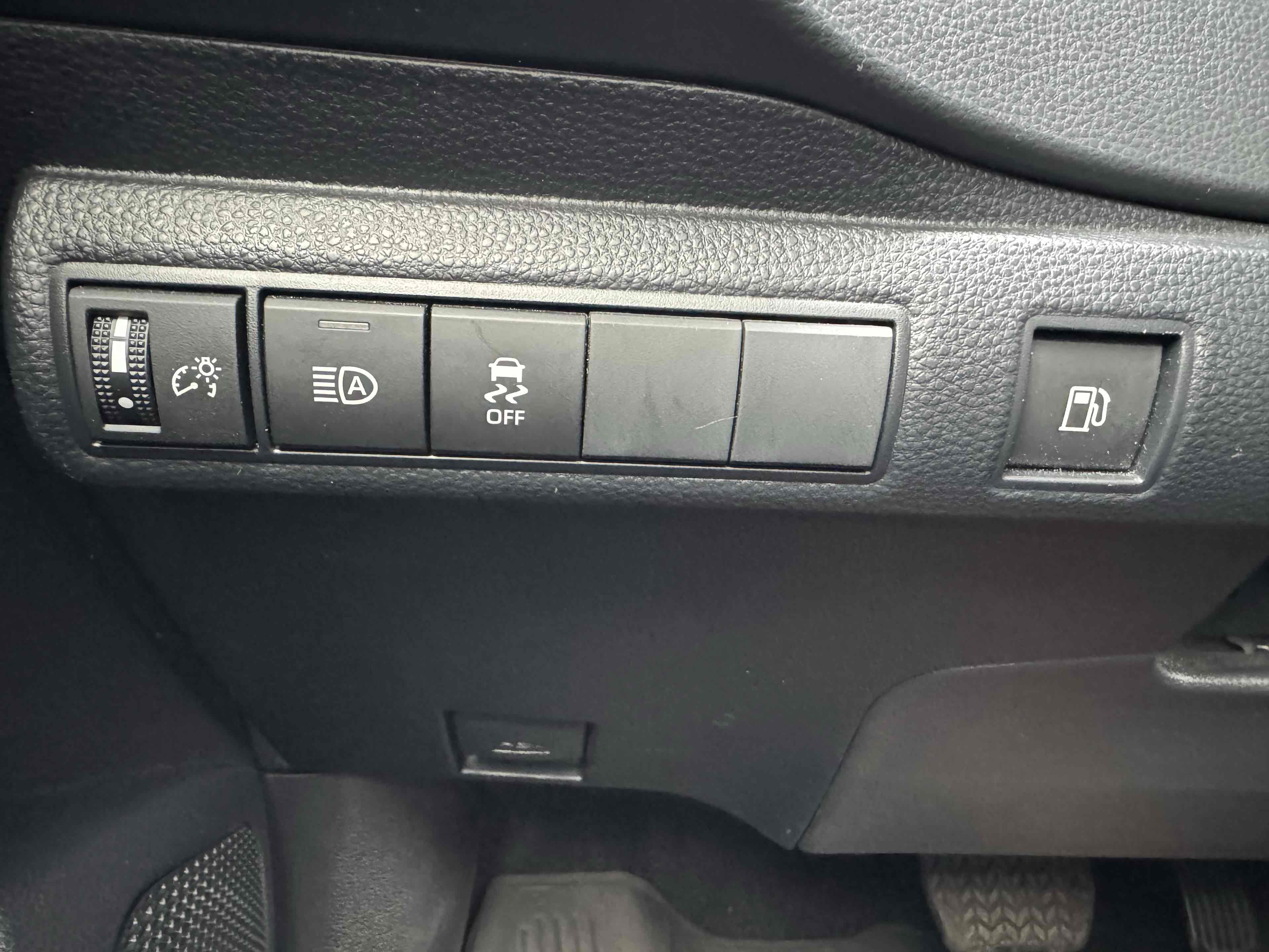 Used 2024 Toyota Corolla SE image 32