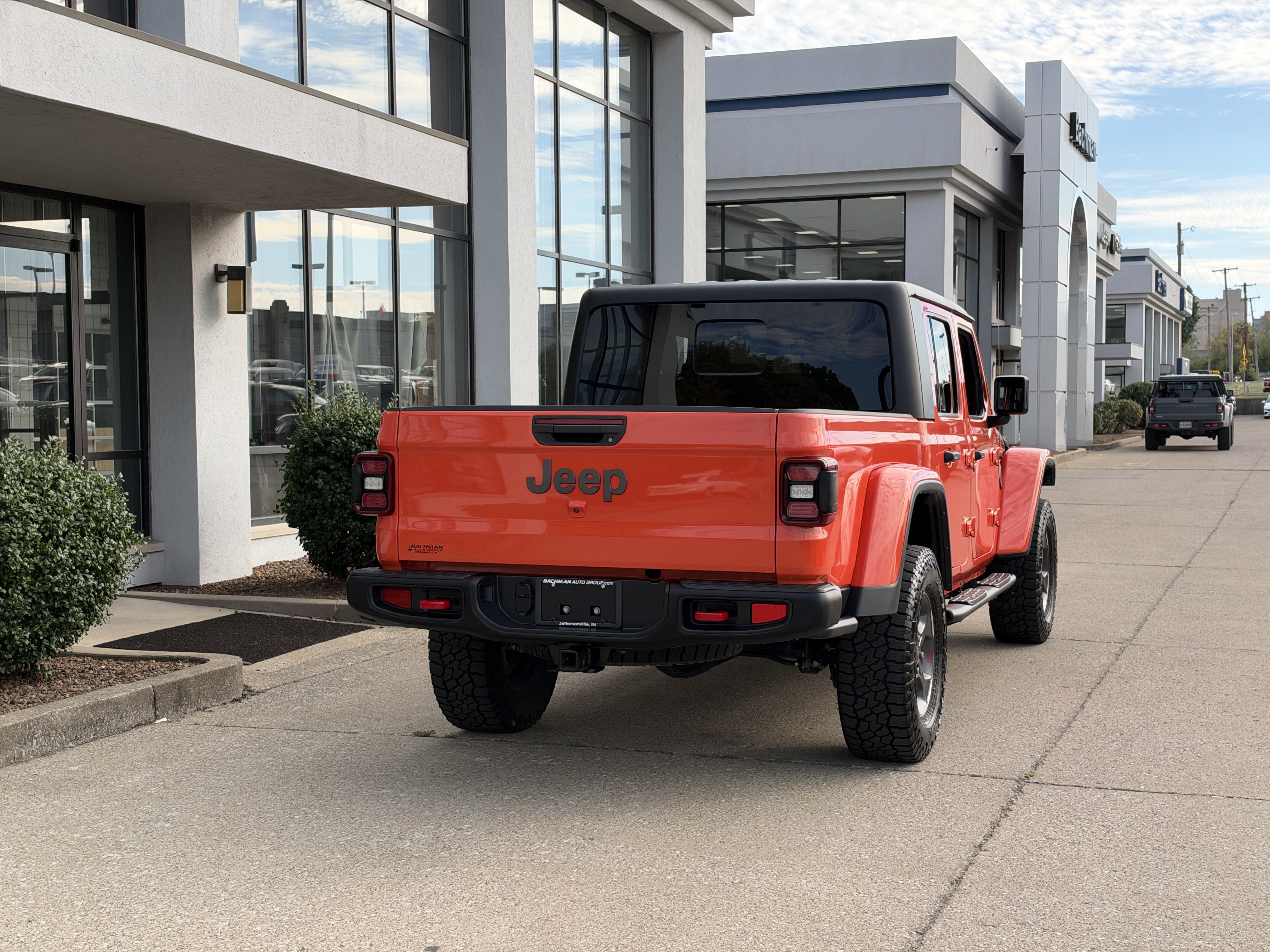 Used 2023 Jeep Gladiator Rubicon w/ LED Lighting Group AWD/4WD image 5