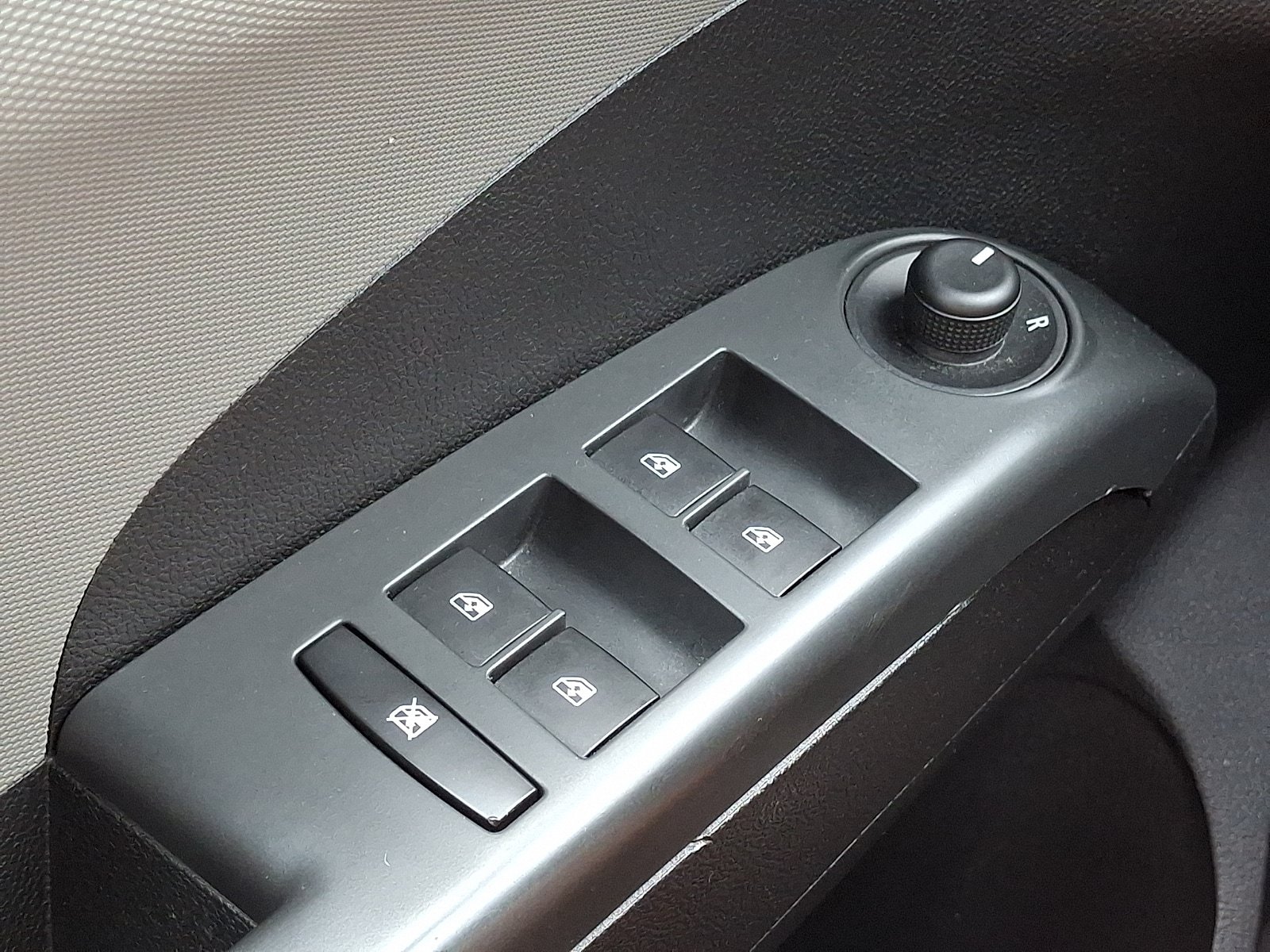 Used 2015 Chevrolet Sonic LT FWD image 27