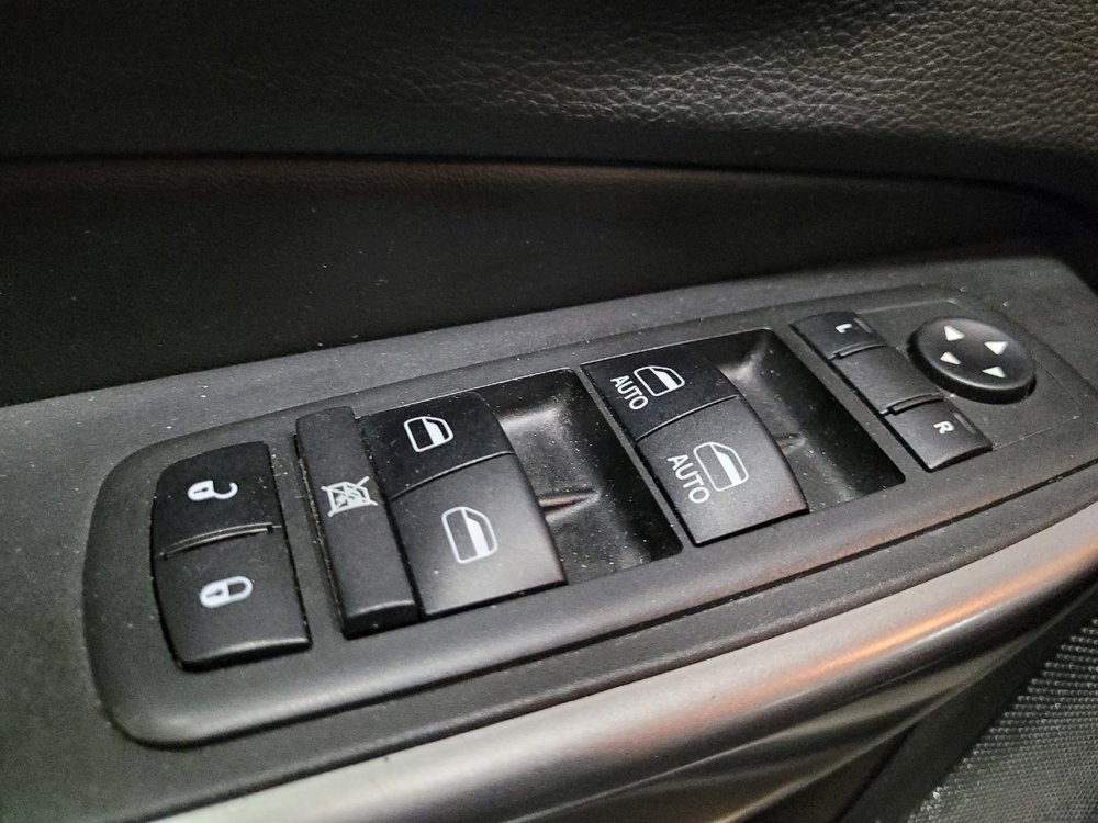 Used 2019 Jeep Cherokee Limited w/ Luxury Group AWD/4WD image 27
