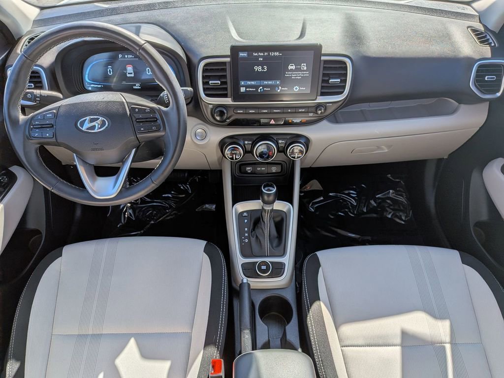 Used 2025 Hyundai Venue SEL image 25