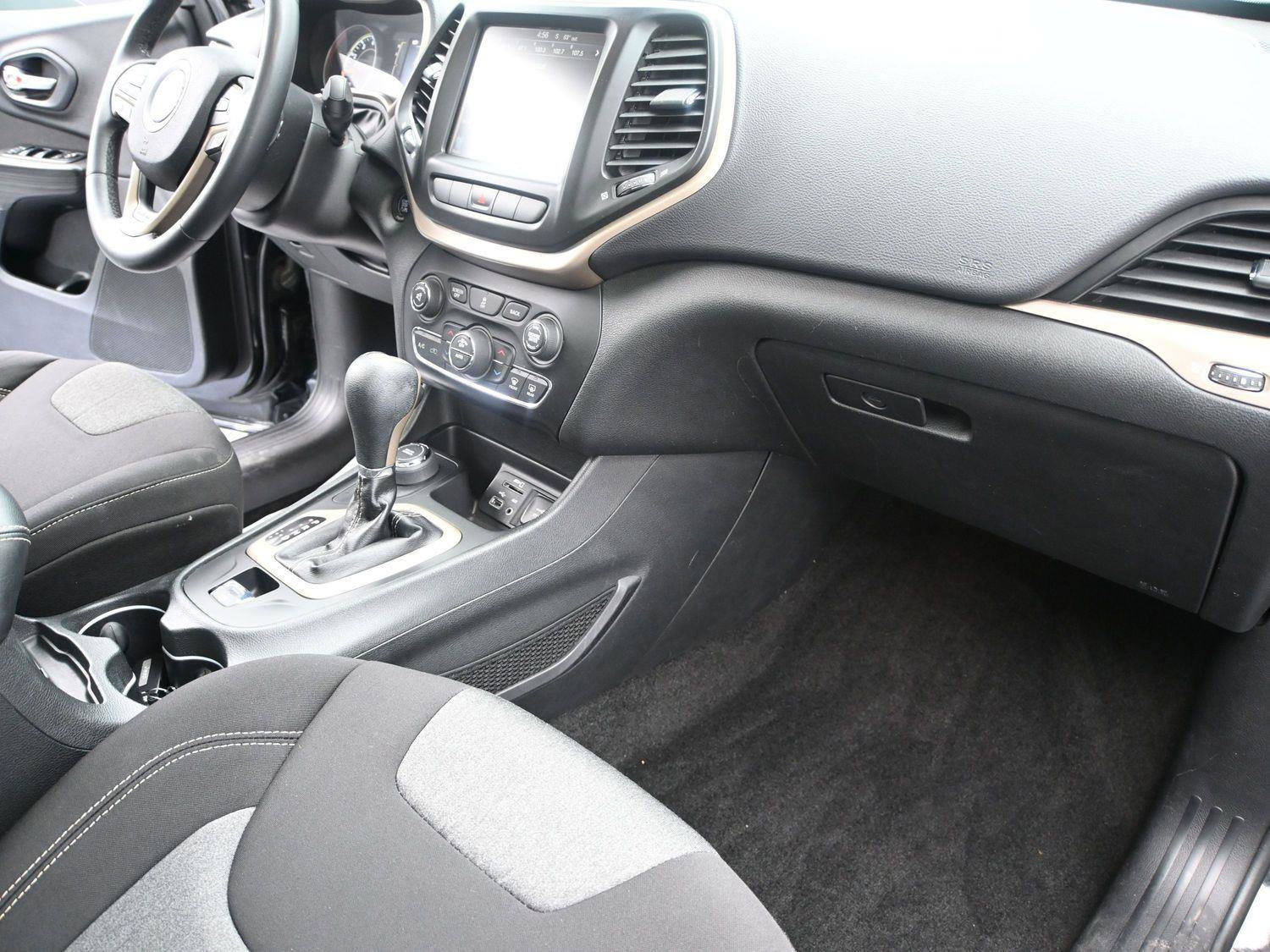 Used 2014 Jeep Cherokee Altitude w/ Comfort/Convenience Group image 17