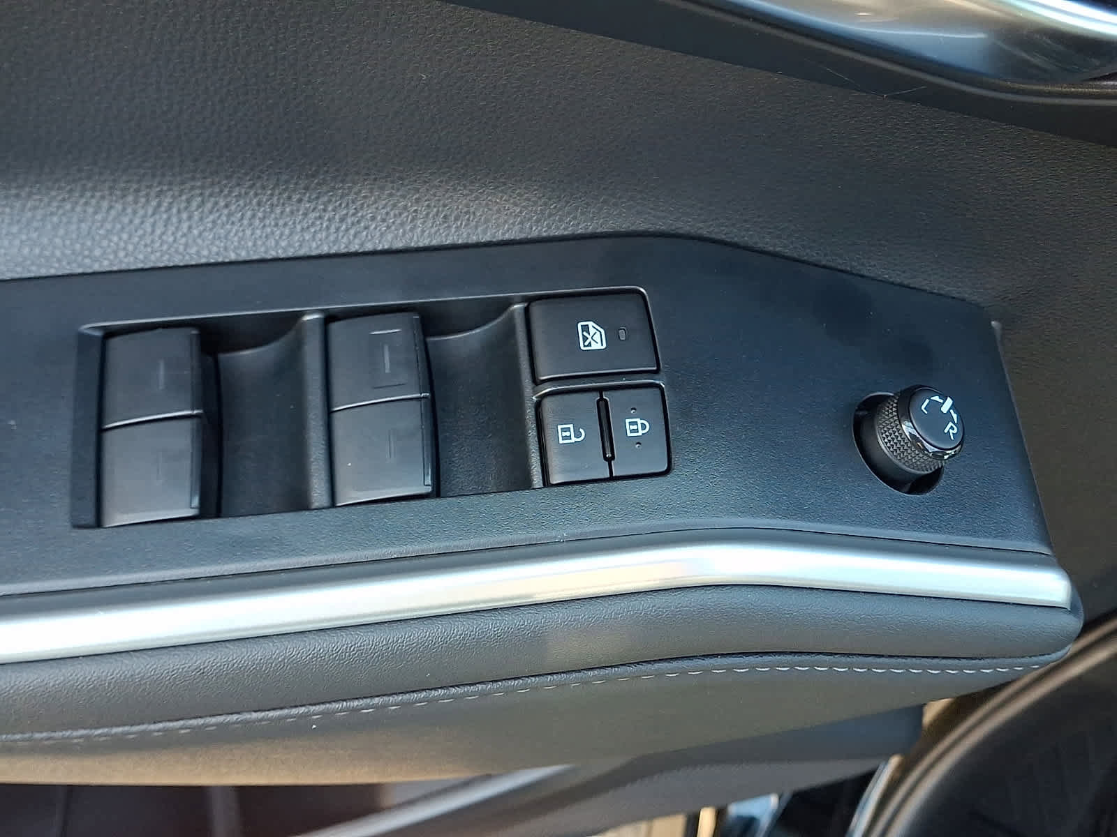 Used 2023 Toyota Highlander XLE image 29