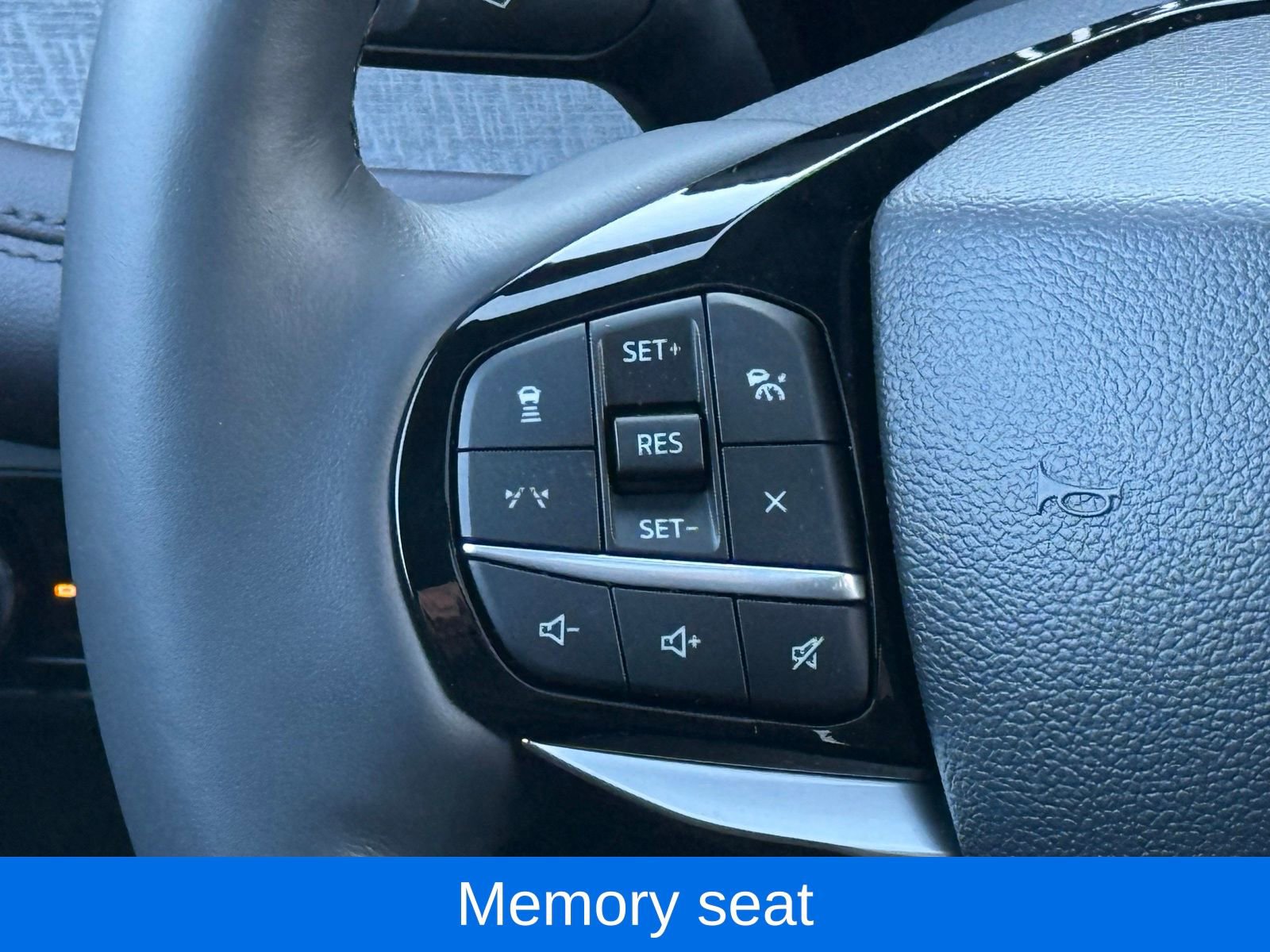 Used 2025 Ford Explorer Platinum w/ LUX Leather Package image 34