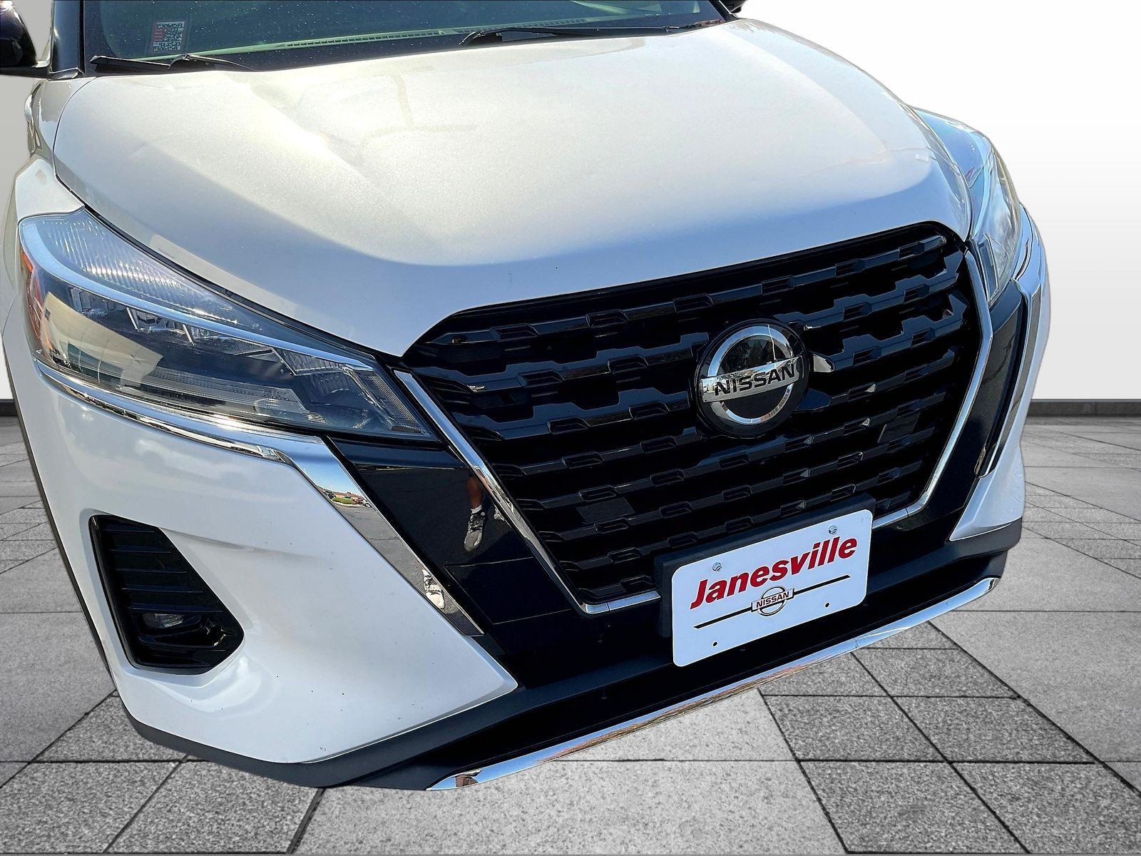 Certified 2021 Nissan Kicks SR w/ SR Premium Package FWD image 35