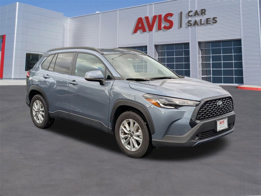 Used 2024 Toyota Corolla Cross LE image 9