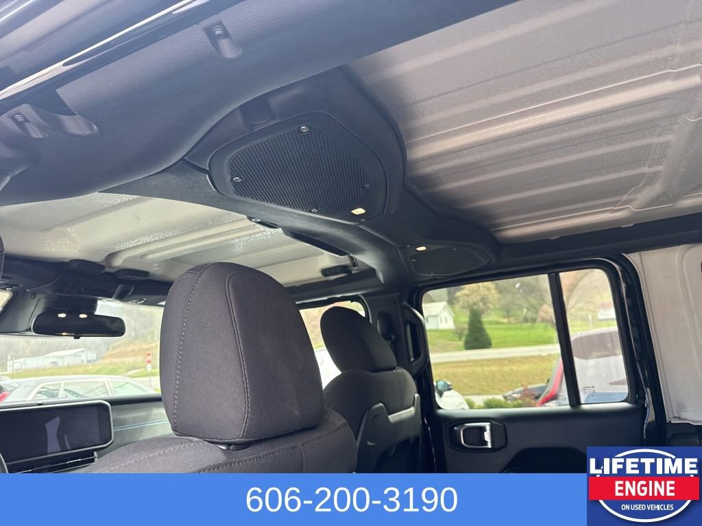 Used 2025 Jeep Wrangler Unlimited Rubicon 4xe w/ Safety Group image 17