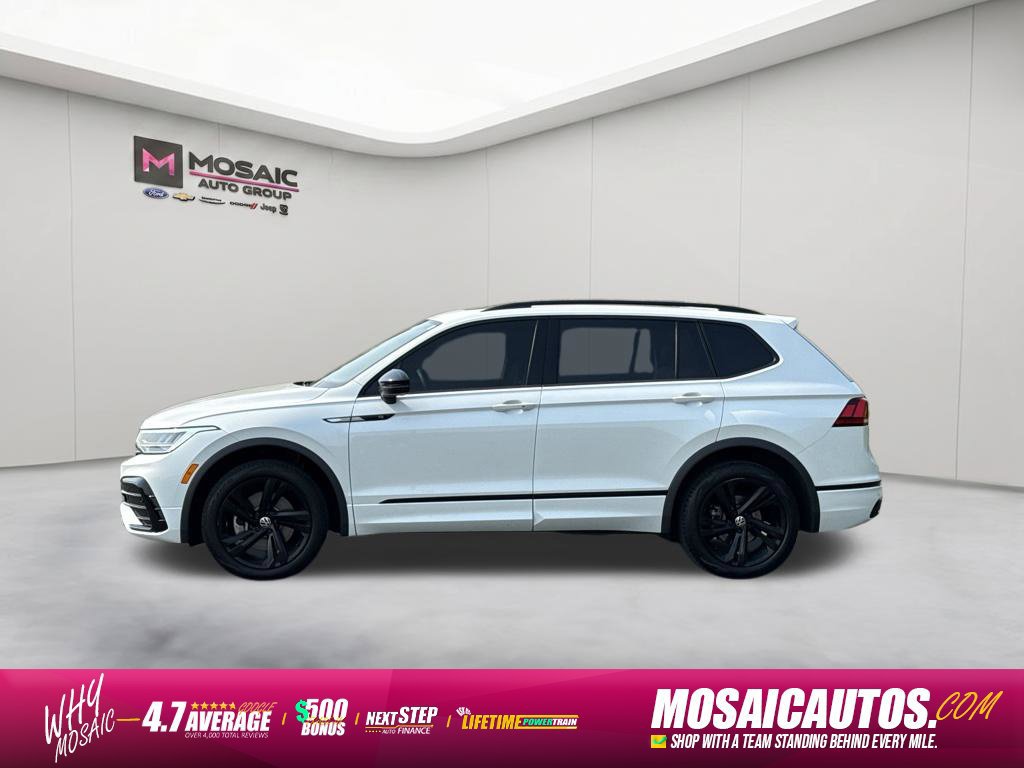 Used 2023 Volkswagen Tiguan SE R-Line AWD/4WD image 4