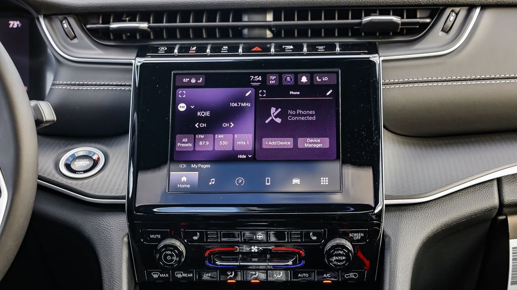 New 2025 Jeep Grand Cherokee Laredo X w/ Luxury Tech Group I image 15