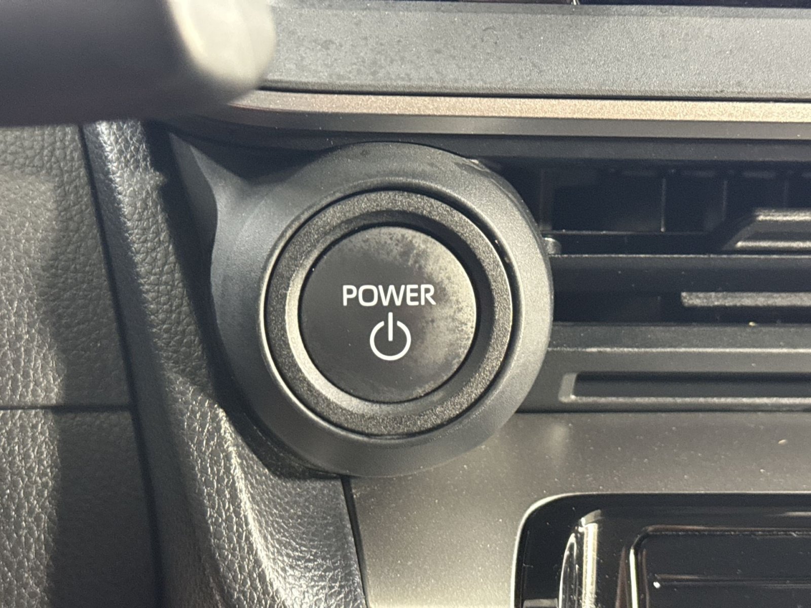Used 2025 Toyota Prius LE AWD/4WD image 41
