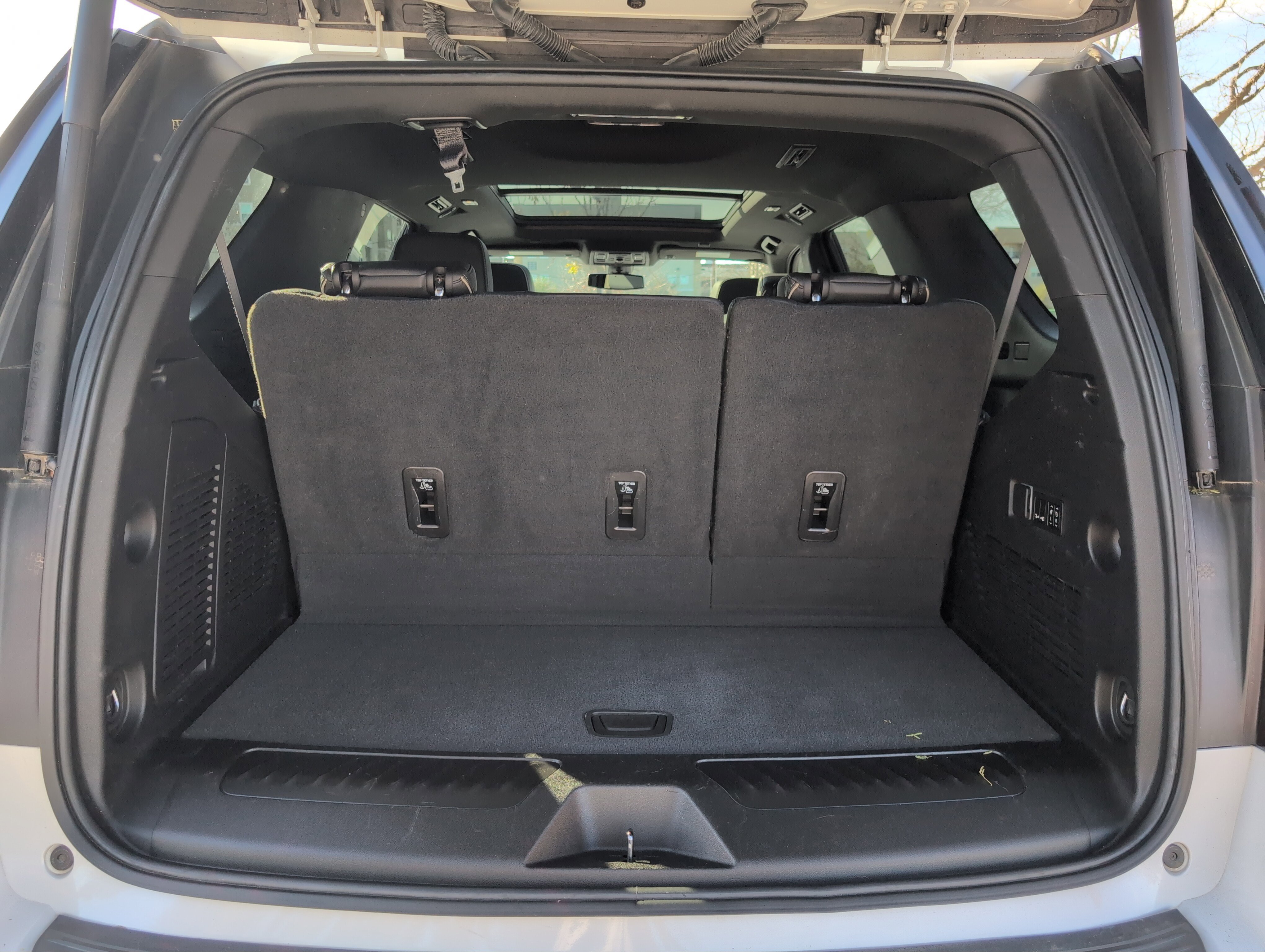 Used 2022 GMC Yukon SLT w/ SLT Premium Package image 17