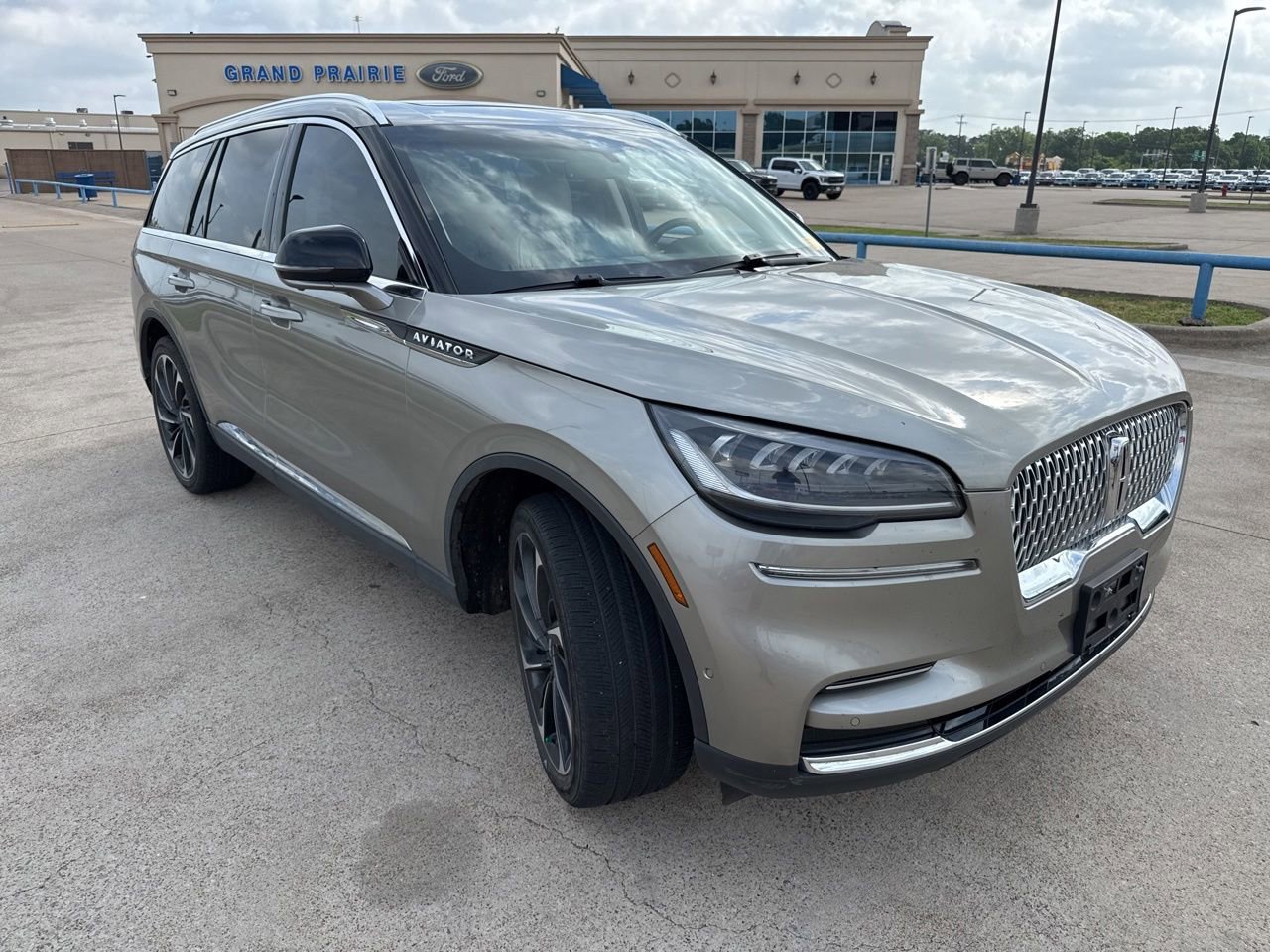Used 2023 Lincoln Aviator Reserve w/ Equipment Group 201A AWD/4WD image 18