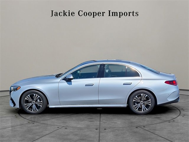 New 2025 Mercedes-Benz E 350 4MATIC Sedan image 2