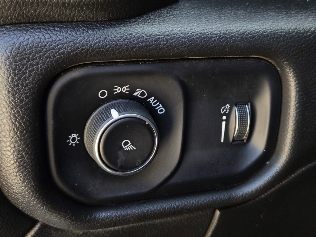 Used 2023 RAM 3500 Tradesman w/ Chrome Appearance Group image 18