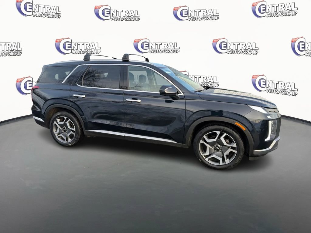 Used 2023 Hyundai Palisade Limited image 4