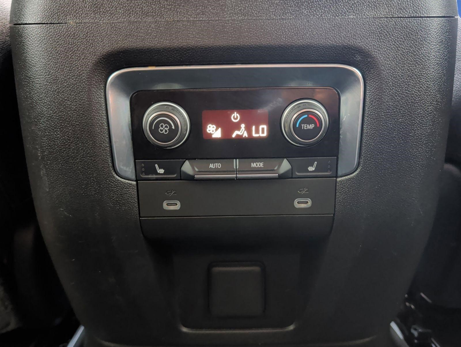 Used 2023 Chevrolet Suburban Z71 w/ Luxury Package image 23