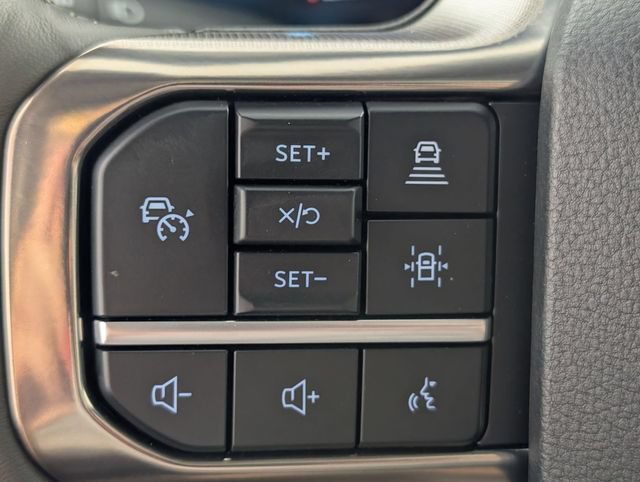 Used 2025 Ford F350 Platinum w/ Platinum Plus Package AWD/4WD image 16