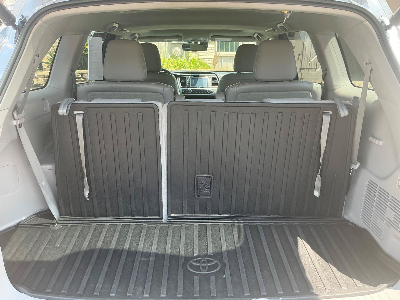 Used 2015 Toyota Highlander Limited w/ Driver Technology Package AWD/4WD image 16