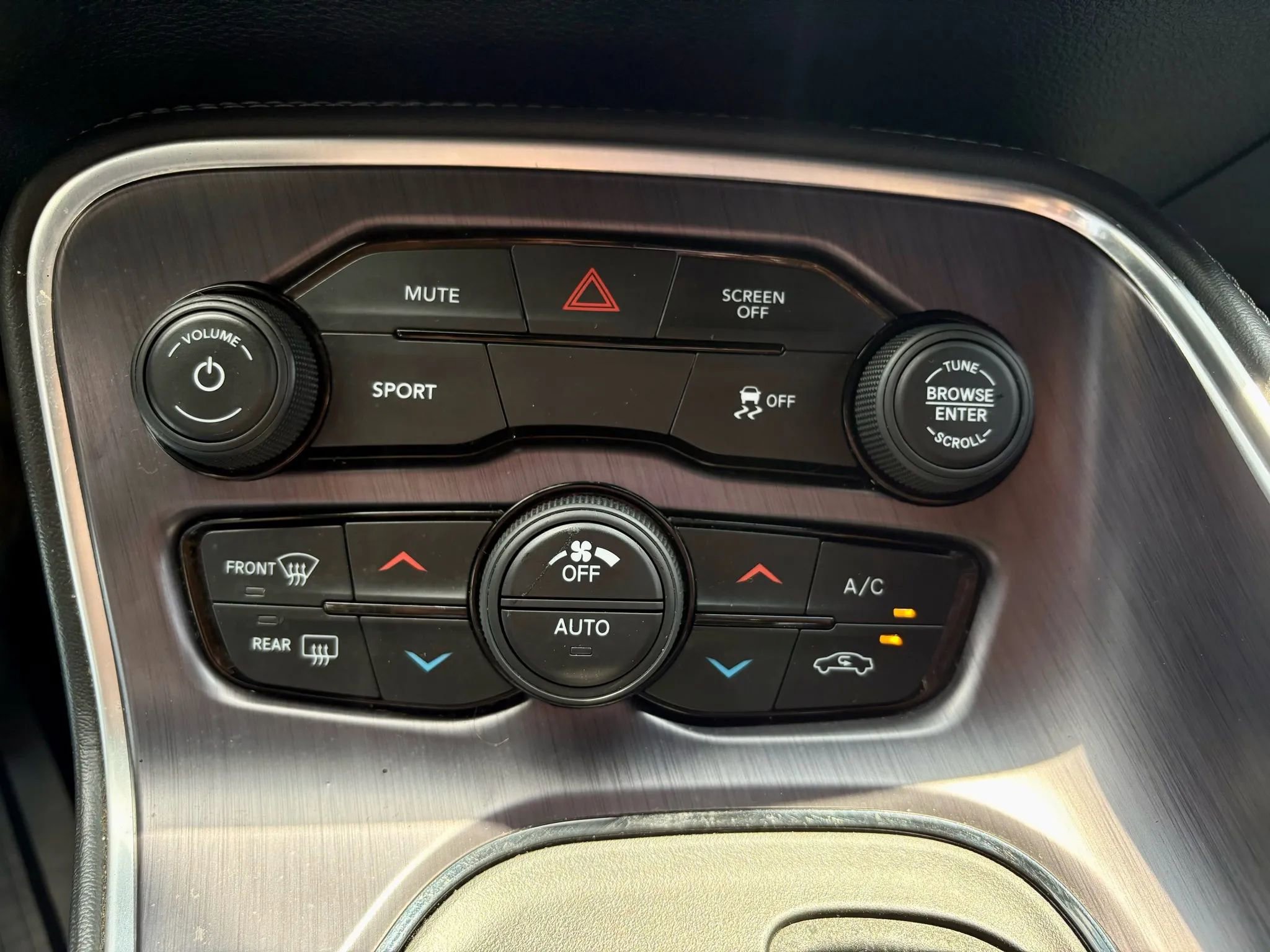 Used 2018 Dodge Challenger R/T w/ Sound Group RWD image 40