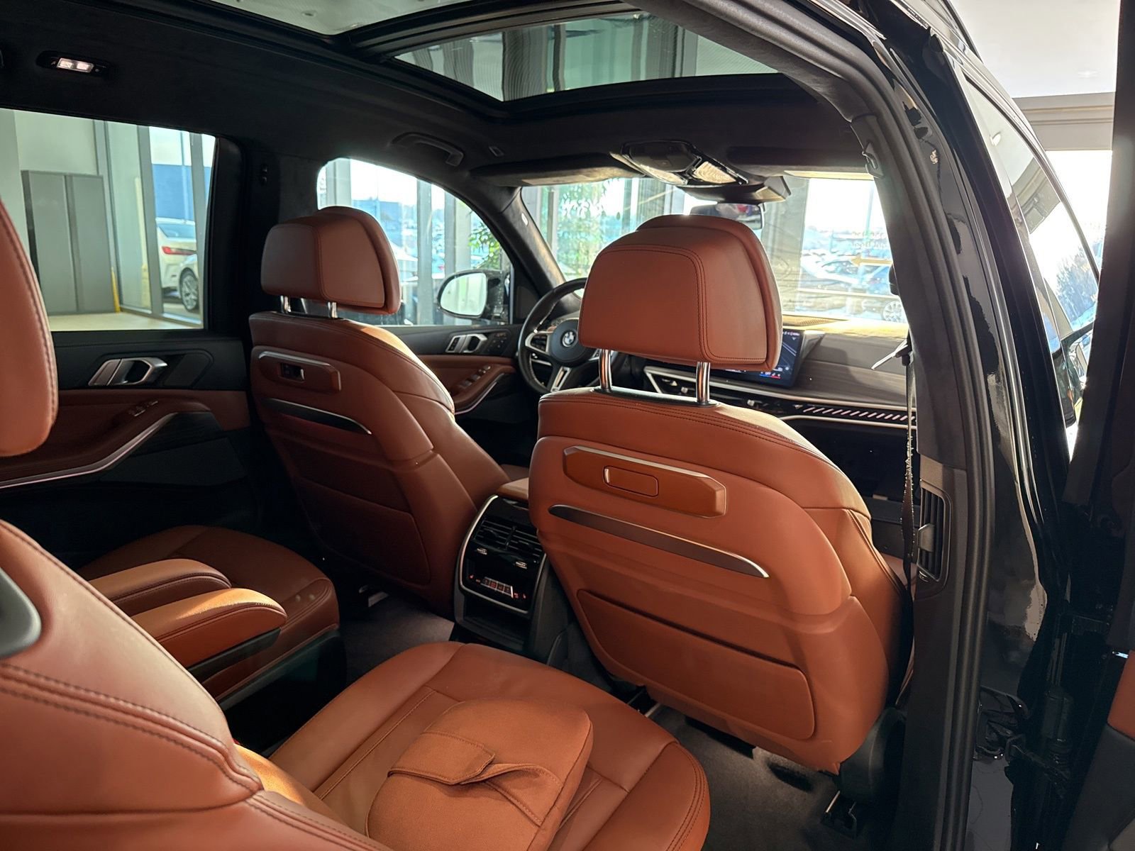 Certified 2025 BMW X7 M60i image 38
