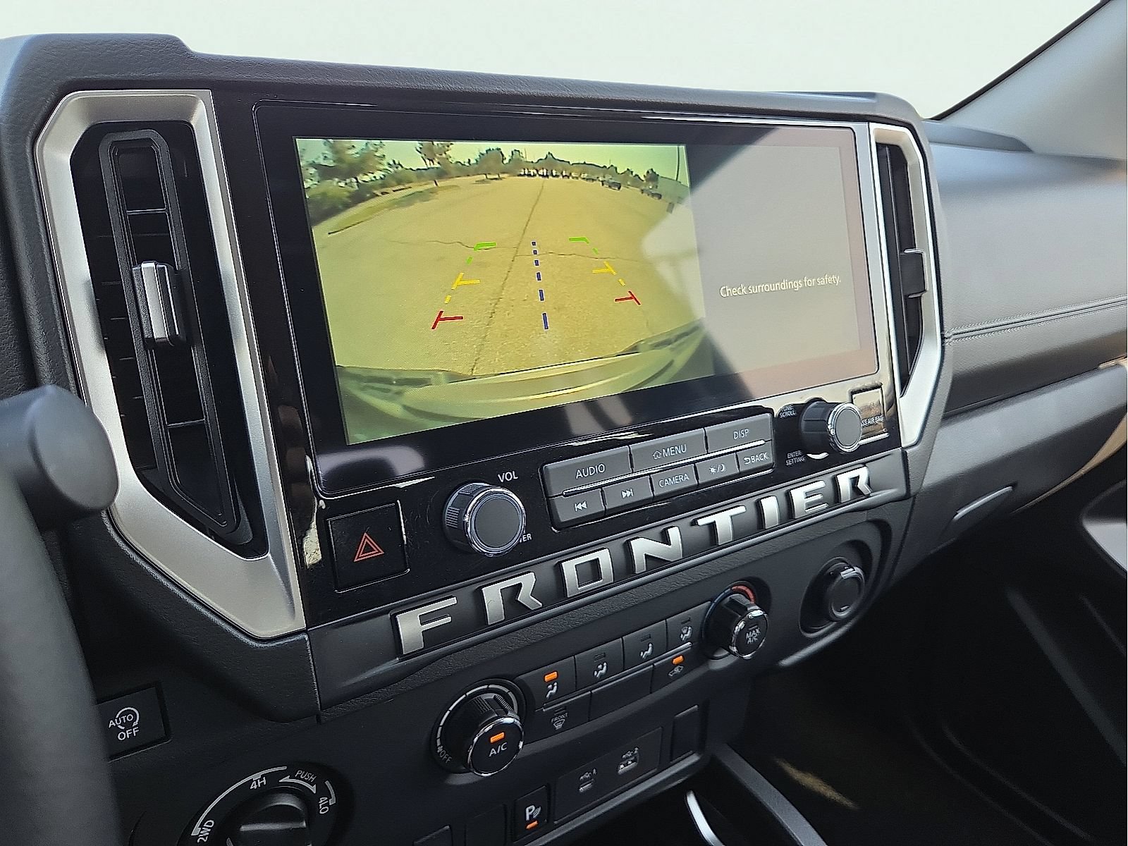 Used 2025 Nissan Frontier SV AWD/4WD image 17