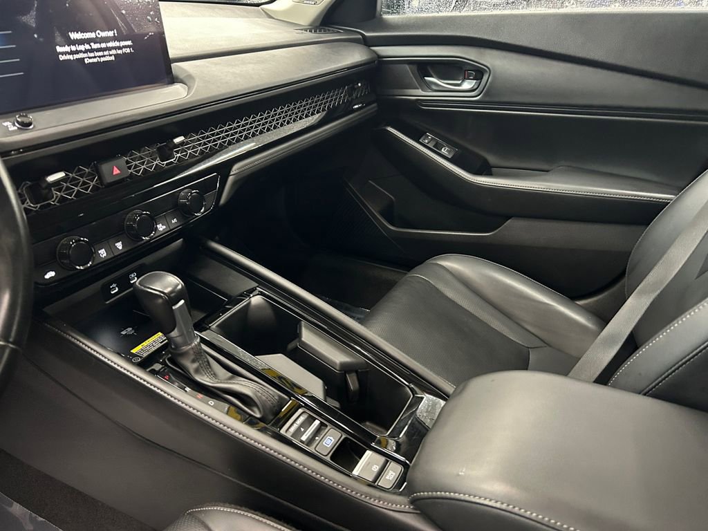 Used 2023 Honda Accord Touring image 11