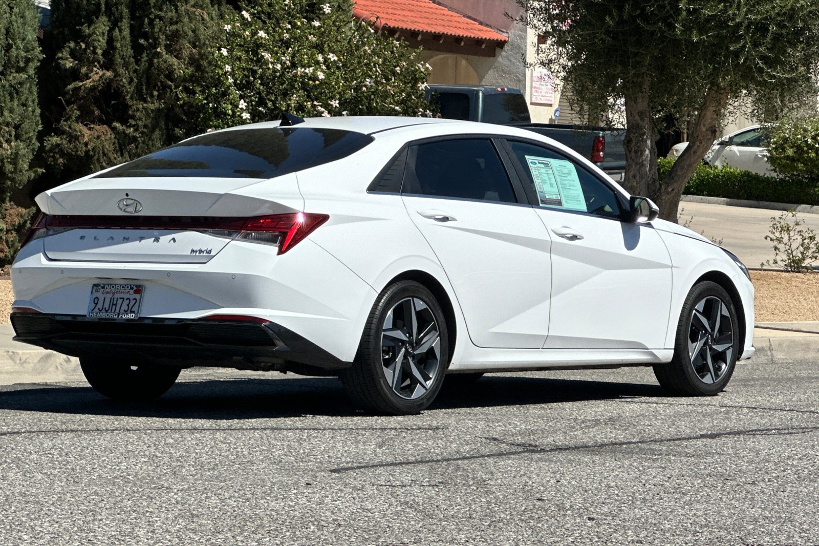 Used 2023 Hyundai Elantra Limited FWD image 4