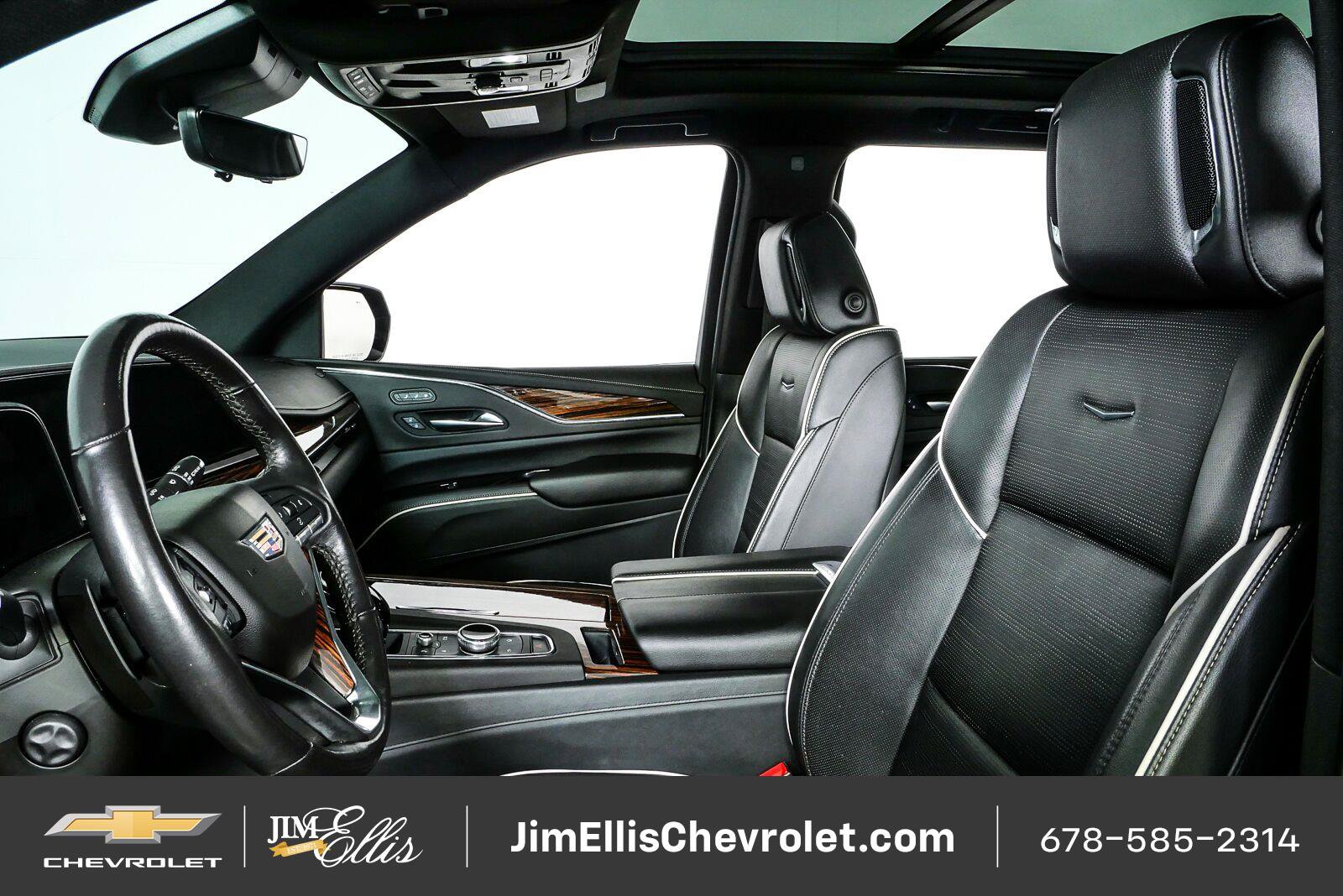 Used 2021 Cadillac Escalade Premium Luxury AWD/4WD image 5